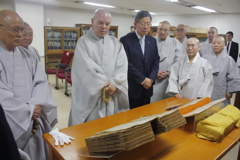2014.04.22_동국대 도서관 방문 (1)